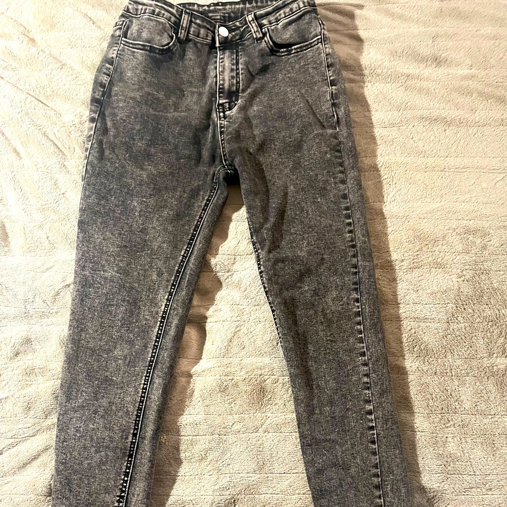 Stonewashed adorable jeggings!